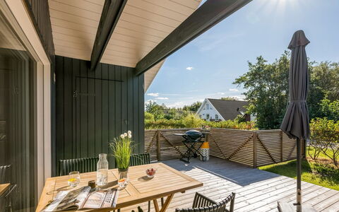 Thamina - 200M to the Fjord: Home, Roof, House, Door, Cottage, Shade, Garden, Groundcover, Porch, Yard