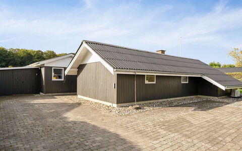 Hannah - 200M from the Sea: House, Home, Door, Roof, Cottage, Estate, Garden, Shade, Siding, Yard