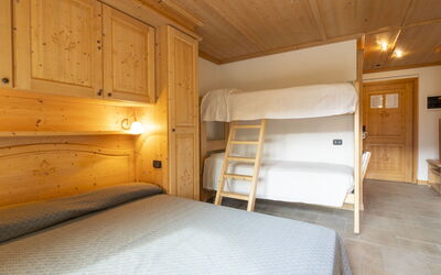 Accommodation:&nbsp;Mono 4 App.232 637.2