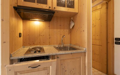 Accommodation:&nbsp;Mono 4 App.232 637.2
