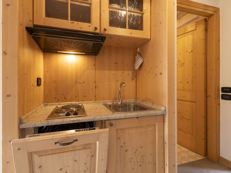 Accommodation:&nbsp;Mono 4 App.232 637.2
