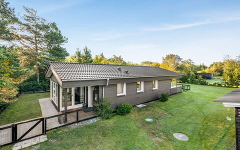 Sjarlotte - 400M to the Fjord: Home, Roof, House, Door, Cottage, Shade, Garden, Groundcover, Porch, Yard