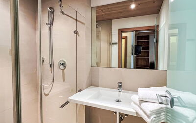 Accommodation:&nbsp;Studio 649.2