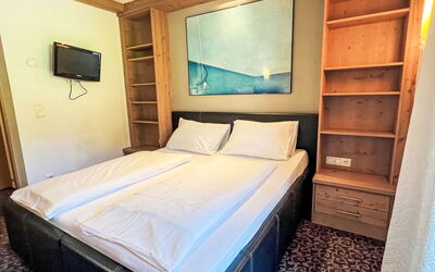 Accommodation:&nbsp;Cheeky Apartment 649.5