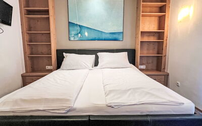 Accommodation:&nbsp;Cheeky Apartment 649.5