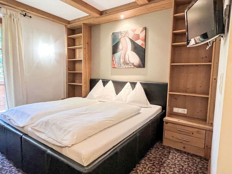 Accommodation:&nbsp;Studio 649.2