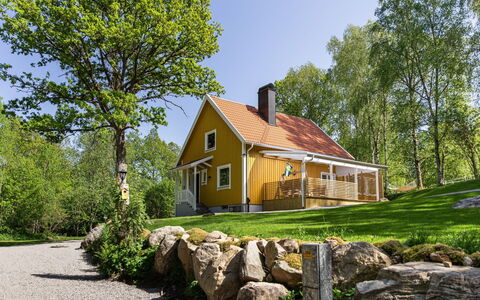 Leas Pärla: Cottage, House, Home, Land Lot, Roof, Rural Area, Farmhouse, Estate, Garden, Lawn