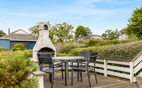 Joonatan - 900M from the Sea: Roof, House, Home, Cottage, Door, Siding, Deck, Porch, Plank, Hardwood