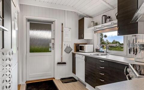 Joonatan - 900M from the Sea: Roof, House, Home, Cottage, Door, Siding, Deck, Porch, Plank, Hardwood