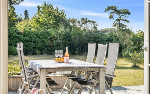 Alvia - 1.6Km from the Sea: Vegetation, Shrub, Spring, Cottage, Garden, Shade, Backyard, Yard, Chair