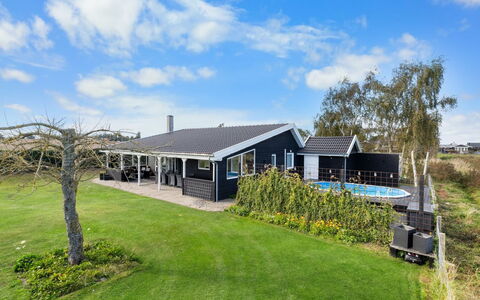 Rolfkarl - 250M from the Sea: Blue, Cottage, House, Home, Farmhouse, Estate, Siding