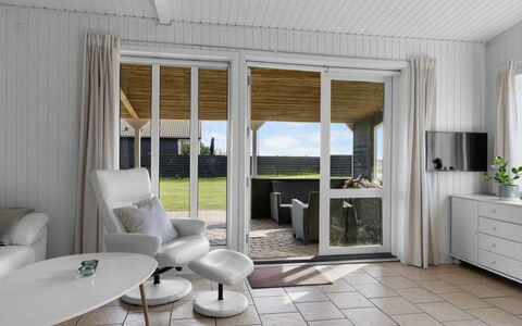 Rolfkarl - 250M from the Sea: Blue, Cottage, House, Home, Farmhouse, Estate, Siding
