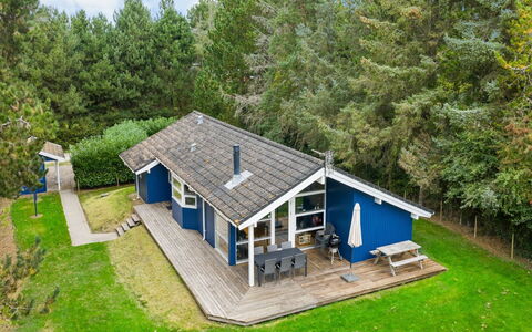 Ellinor - 190M from the Sea: Roof, House, Home, Cottage, Door, Siding, Deck, Porch, Plank, Hardwood