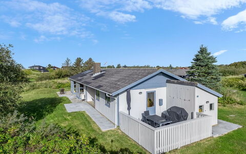 Skoge - 900M from the Sea: Building, House, Window, Home, Roof, Residential Area, Shrub, Cottage, Land Lot