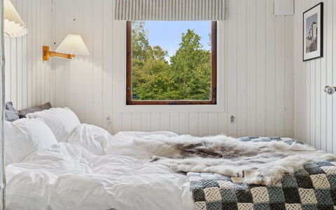 Baarde - 1.2Km from the Sea: Bed, Bedroom, Bedding, Furniture, Bed Sheet, Interior Design, Wood, Linens, Floor, Flooring