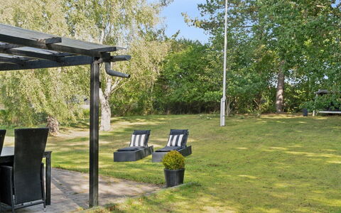 Baarde - 1.2Km from the Sea: Grass, Furniture, Outdoor Furniture, Shade, Land Lot, Garden, Lawn, Sunlight, Chair