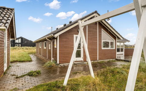 Bruse - 200M from the Sea: Wood, Roof, Home, House, Siding, Cottage, Rural Area, Shed, Hardwood, Plank