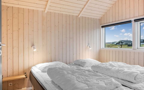 Bruse - 200M from the Sea: Wood, Bedroom, Bed, Ceiling, Bedding, Bed Frame, Bed Sheet, Hardwood, Plank, Daylighting