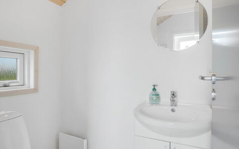 Bruse - 200M from the Sea: Wall, Plumbing Fixture, Interior Design, Bathroom, Flooring, Floor, Bathroom Sink, Ceiling, Tap, Sink