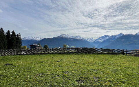 Lechner: Green, Nature, Grass, Natural Landscape, Cloud, Hill, Landscape, Grassland, Highland, Mountain Range