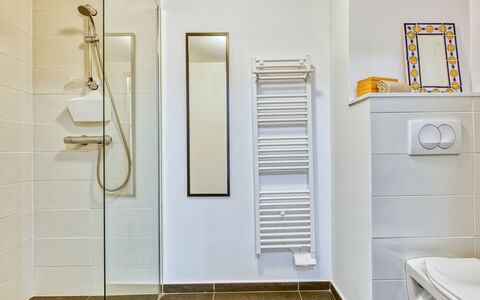 Villa Cano: Flooring, Floor, Plumbing Fixture, Bathroom, Interior Design, Toilet, Plumbing, Tile, Door, Tap