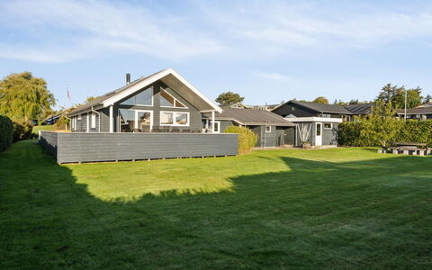 Tajo - 200M from the Sea: Siding, Home, Roof, House, Residential Area, Cottage, Yard, Shade, Backyard, Lawn