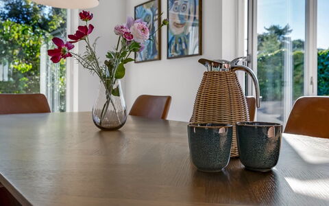 Assa - 500M from the Sea: Furniture, Interior Design, Flooring, Table, Dining Room, Wood, Kitchen & Dining Room Table, Floor, Tableware, Chair