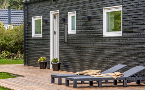 Assa - 500M from the Sea: Wood, Cottage, House, Home, Door, Hardwood, Garden Buildings, Wood Stain, Log Cabin, Plank