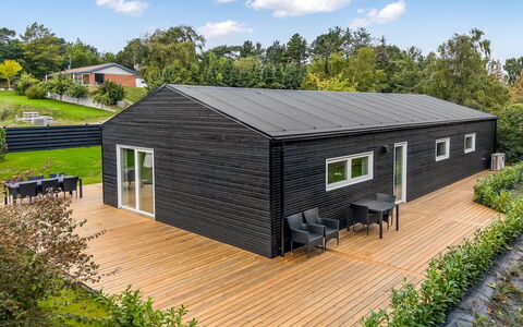 Assa - 500M from the Sea: Wood, Cottage, House, Home, Door, Hardwood, Garden Buildings, Wood Stain, Log Cabin, Plank