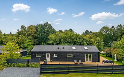 Assa - 500M from the Sea: Wood, Cottage, House, Home, Door, Hardwood, Garden Buildings, Wood Stain, Log Cabin, Plank