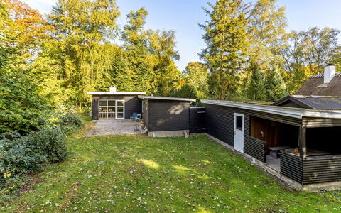 Cornel - 300M from the Sea: Blue, Cottage, House, Home, Farmhouse, Estate, Siding