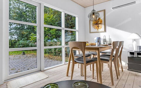Cornel - 300M from the Sea: Blue, Cottage, House, Home, Farmhouse, Estate, Siding