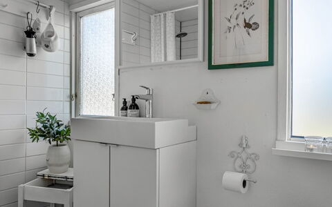 Kamilla - from the Sea: Interior Design, Wall, Plumbing Fixture, Sink, Bathroom, Flooring, Bathroom Sink, Bathroom Cabinet, Tap, Floor