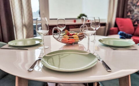 Sankt Urban 100: Furniture, Tableware, Table, Serveware, Dishware, Kitchen & Dining Room Table, Dining Room, Plate, Interior Design, Porcelain