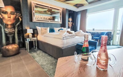 Accommodation:&nbsp;Urban & Florian 100.5