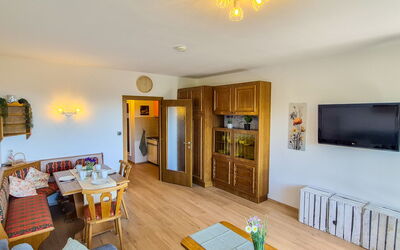 Accommodation:&nbsp;Urban & Florian 100.7