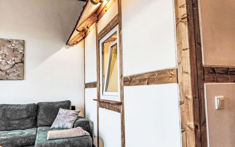 Schwalenberg 111: Wood, Interior Design, Floor, Room, Hardwood, Ceiling, Wood Stain, Natural Material, Plank, Plywood
