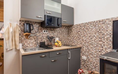 Relax Lika: Kitchen, Kitchen Appliance, Countertop, Major Appliance, Home Appliance, Cabinetry, Interior Design, Kitchen Stove, Furniture, Small Appliance