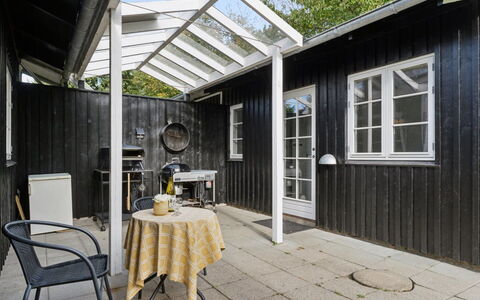 Domi - 1.3Km from the Sea: Building, House, Window, Home, Roof, Residential Area, Shrub, Cottage, Land Lot