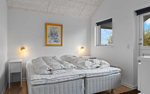 Lanica - 150M from the Sea: Bedroom, Ceiling, Home, Bed, Bedding, Bed Sheet, Bed Frame, Freezing, Linens, Daylighting