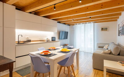 Accommodation:&nbsp;Vista Lago Consolini 500.1
