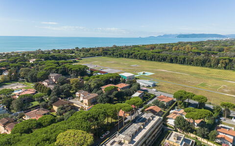 Appartamento Residence Henderson: Bird'S-Eye View, Aerial Photography, Residential Area, Landscape, Suburb, Urban Design, Land Lot, Human Settlement, Estate, Village
