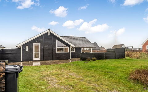 Bryngeir - 100M from the Sea: Blue, Cottage, House, Home, Farmhouse, Estate, Siding