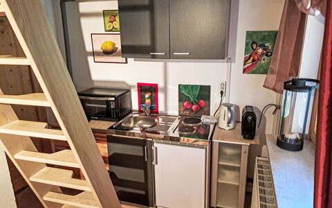 Zirbenwaldhütt'N: Wood, Floor, Flooring, Kitchen, Room, Wood Stain, Hardwood, Kitchen Appliance, Varnish, Countertop