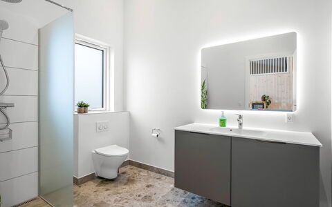 Gillis - 1Km from the Sea: Wall, Interior Design, Flooring, Bathroom, Plumbing Fixture, Floor, Bathroom Cabinet, Ceiling, Plumbing, Tap