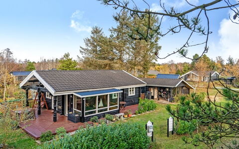 Hakon - 1Km from the Sea: House, Roof, Home, Cottage, Rural Area, Garden, Farmhouse, Yard, Siding, Garden Buildings