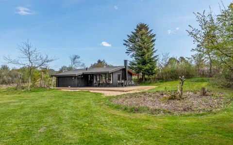 Wenche - 840M from the Sea: Sky, Grass, Tree, Shrub, Home, House, Landscape, Land Lot, Roof