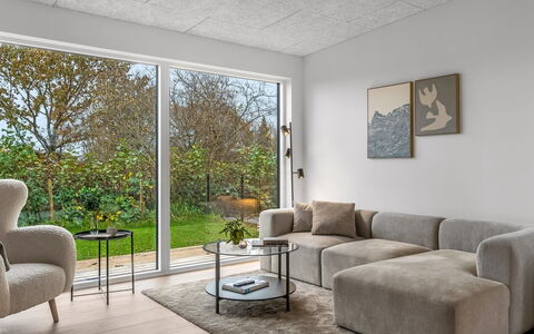 Barnet - 180M to the Fjord: Roof, Home, Door, Cottage, Shade, Siding, Yard, Estate, Backyard