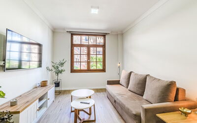 Yubal Iii 45.3: Flooring, Interior Design, Wood, Furniture, Floor, Couch, Wood Flooring, Ceiling, Living Room, Room