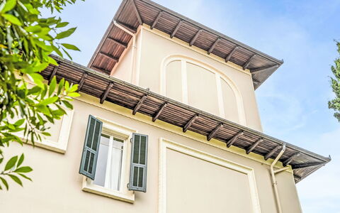 Villa Pinarello: Interior Design, Wood, Flooring, Ceiling, Floor, Room, Furniture, Lighting, Wood Stain, Hardwood